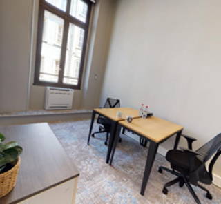 Bureau privé 12 m² 3 postes Location bureau Rue Balthazar-Dieudé Marseille 13006 - photo 1